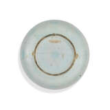 A RIMLESS IZNIK POTTERY DISH - фото 3