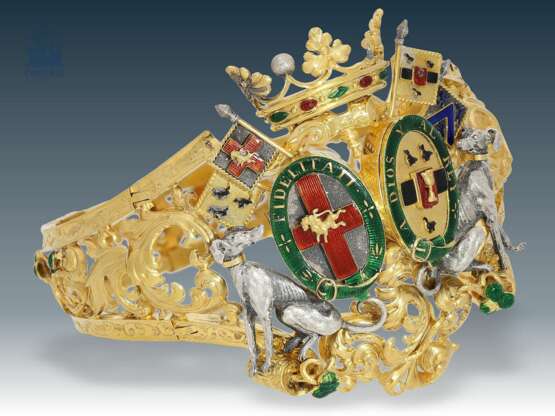 Armreif: Musealer, hochwertiger Antikschmuck, Gold/Emaille, möglicherweise ein Geschenk des spanischen Königshauses, mit Originalbox, 19. Jahrhundert - photo 1