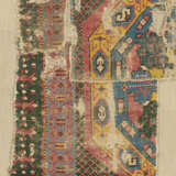 A RARE HISPANO-MORESQUE CARPET FRAGMENT - photo 4