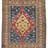 A SHIRVAN RUG - Foto 1