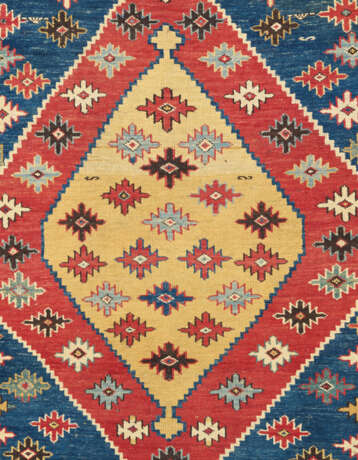 A SHIRVAN RUG - Foto 2