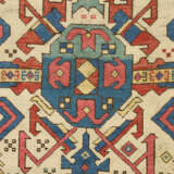 A SOUTH CAUCASIAN RUG - Foto 2