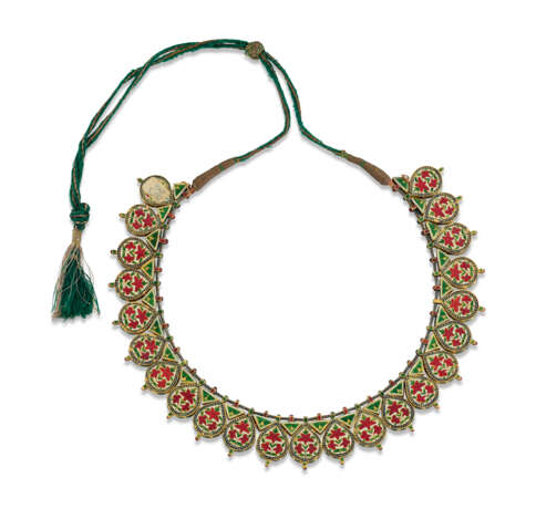 A GEM-SET ENAMELLED GOLD NECKLACE - фото 3