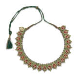 A GEM-SET ENAMELLED GOLD NECKLACE - фото 3