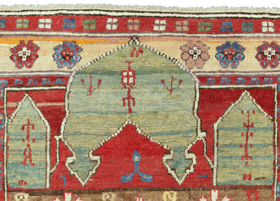 A COUPLED COLUMN KONYA PRAYER RUG - фото 3