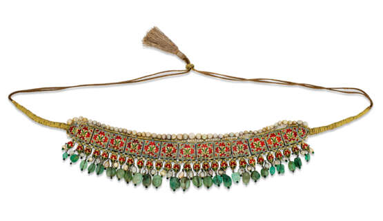 A DIAMOND-SET ENAMELLED GOLD CHOKER - фото 3