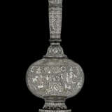 AN EXCEPTIONAL SILVER-INLAID BIDRI FLASK (SURAHI) - фото 2