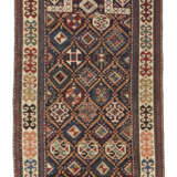 AN AKSTAFA PRAYER RUG - Foto 1