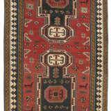 A SHIRVAN LONG RUG - Foto 1