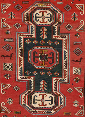 A SHIRVAN LONG RUG - Foto 2