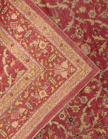 A SIGNED SILK HEREKE CARPET - фото 6