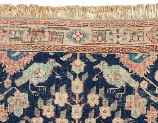 A NORTH WEST PERSIAN CARPET - Foto 5