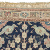 A NORTH WEST PERSIAN CARPET - Foto 5