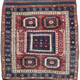 A BERGAMA RUG - Foto 1