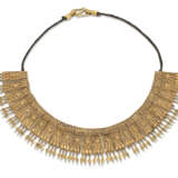 A GOLD FLORAL NECKLACE (PU-TALI) - фото 1