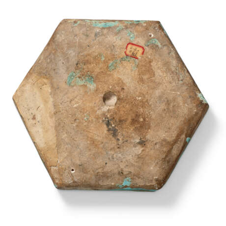 A TURQUOISE-GLAZED OCTAGONAL MOULDED POTTERY TILE - фото 3