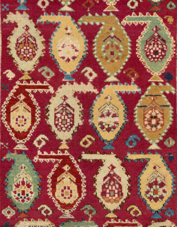 A KARABAGH LONG RUG - Foto 2