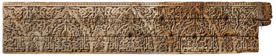 AN IMPORTANT CARVED WOODEN FRIEZE - фото 1