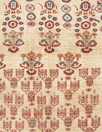 A SILK TABRIZ PRAYER RUG - фото 2