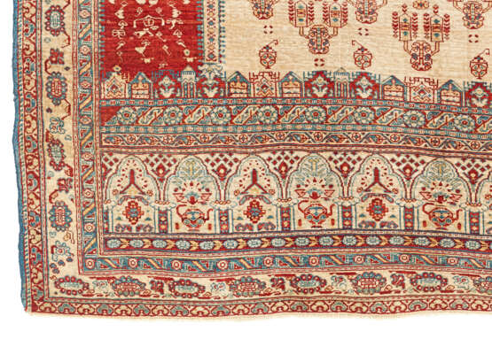 A SILK TABRIZ PRAYER RUG - фото 5