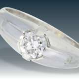 Ring: weißgoldener vintage Diamant/Solitär-Bandring in Platin - фото 1