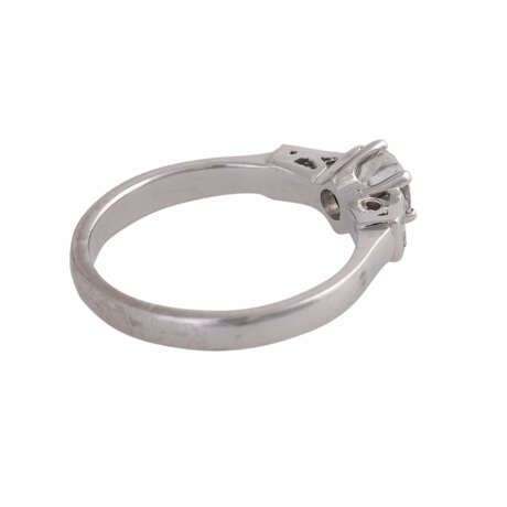 Ring mit 1 Brillant, ca. 0,6 ct, WEISS-LGW (I-J)/VS - Foto 3