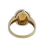 Ring mit 1 oval fac. Citrin, entouriert von 20 Brillanten, - Foto 4