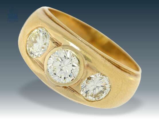 Ring: alter Goldschmiedering mit 3 schönen Brillanten von zusammen ca. 1,65ct - Foto 1