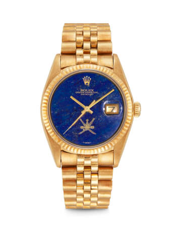 ROLEX. A VERY RARE 18K GOLD AUTOMATIC WRISTWATCH WITH SWEEP CENTRE SECONDS, DATE, BRACELET AND LAPIS LAZULI DIAL, MADE FOR THE SULTANATE OF OMAN - фото 1