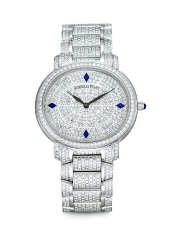 AUDEMARS PIGUET. AN ATTRACTIVE 18K WHITE GOLD, SAPPHIRE AND DIAMOND-SET AUTOMATIC WRISTWATCH WITH BRACELET - фото 1