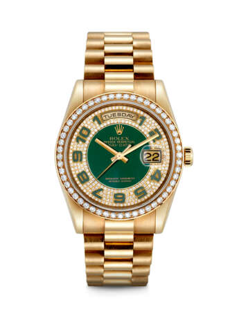 ROLEX. AN 18K GOLD AND DIAMOND-SET AUTOMATIC WRISTWATCH WITH SWEEP CENTRE SECONDS, DAY, DATE AND BRACELET - фото 1