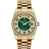 ROLEX. AN 18K GOLD AND DIAMOND-SET AUTOMATIC WRISTWATCH WITH SWEEP CENTRE SECONDS, DAY, DATE AND BRACELET - фото 1