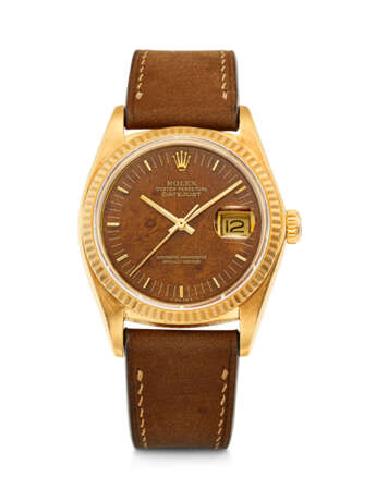 ROLEX. A RARE 18K GOLD AUTOMATIC WRISTWATCH WITH SWEEP CENTRE SECONDS, DATE AND WOOD DIAL - фото 1