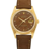 ROLEX. A RARE 18K GOLD AUTOMATIC WRISTWATCH WITH SWEEP CENTRE SECONDS, DATE AND WOOD DIAL - фото 1