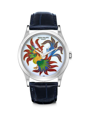 PATEK PHILIPPE. A RARE AND ATTRACTIVE PLATINUM AUTOMATIC WRISTWATCH WITH CLOISONN&#201; ENAMEL DIAL DEPICTING A PHOENIX - Foto 1