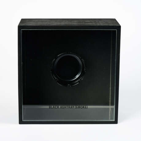 Tom Burr. Black Ashtray (Smoke) - Foto 2