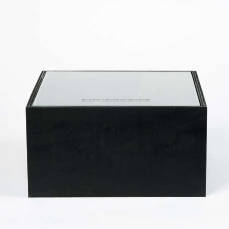 Tom Burr. Black Ashtray (Smoke) - фото 6