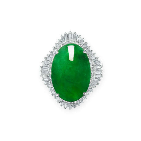 JADEITE AND DIAMOND RING - фото 1