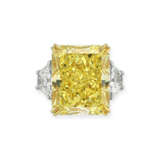 COLOURED DIAMOND AND DIAMOND RING, MOUNT BY BULGARI - photo 1