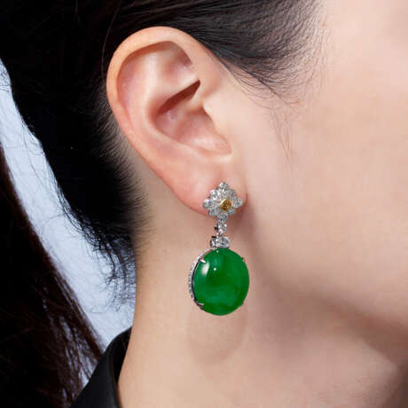 JADEITE, COLOURED DIAMOND AND DIAMOND JEWELLERY - photo 3