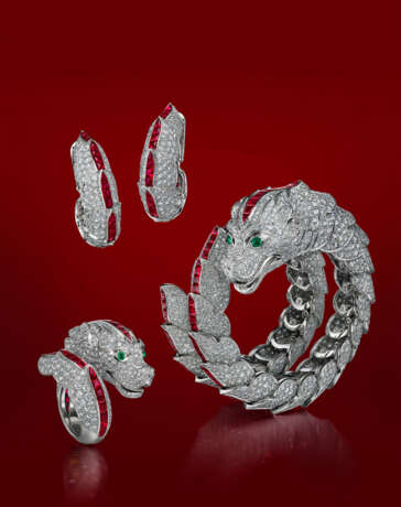 A UNIQUE MULTI-GEM `DRAGON` BANGLE, BY CARTIER - фото 3