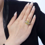 NO RESERVE – COLOURED DIAMOND AND DIAMOND RING - photo 2