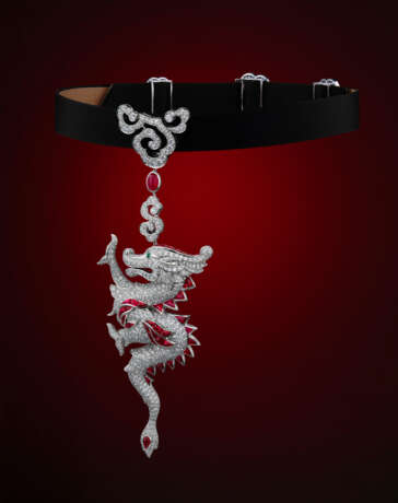 A UNIQUE MULTI-GEM `DRAGON` CHOKER, BY CARTIER - Foto 2