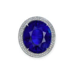 AN IMPRESSIVE SAPPHIRE AND DIAMOND RING