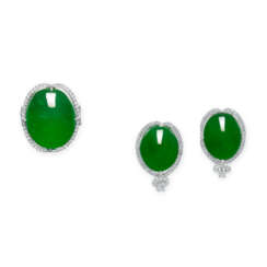 SET OF JADEITE AND DIAMOND JEWELLERY