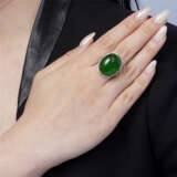 SET OF JADEITE AND DIAMOND JEWELLERY - photo 3