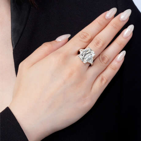 A SUPERB DIAMOND RING, BY CARTIER - Foto 4