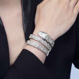 BULGARI DIAMOND `SERPENTI` WRISTWATCH AND EARRINGS - Foto 2