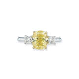 NO RESERVE - COLOURED DIAMOND AND DIAMOND RING - Foto 1