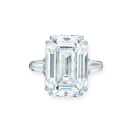 HARRY WINSTON DIAMOND RING - photo 1